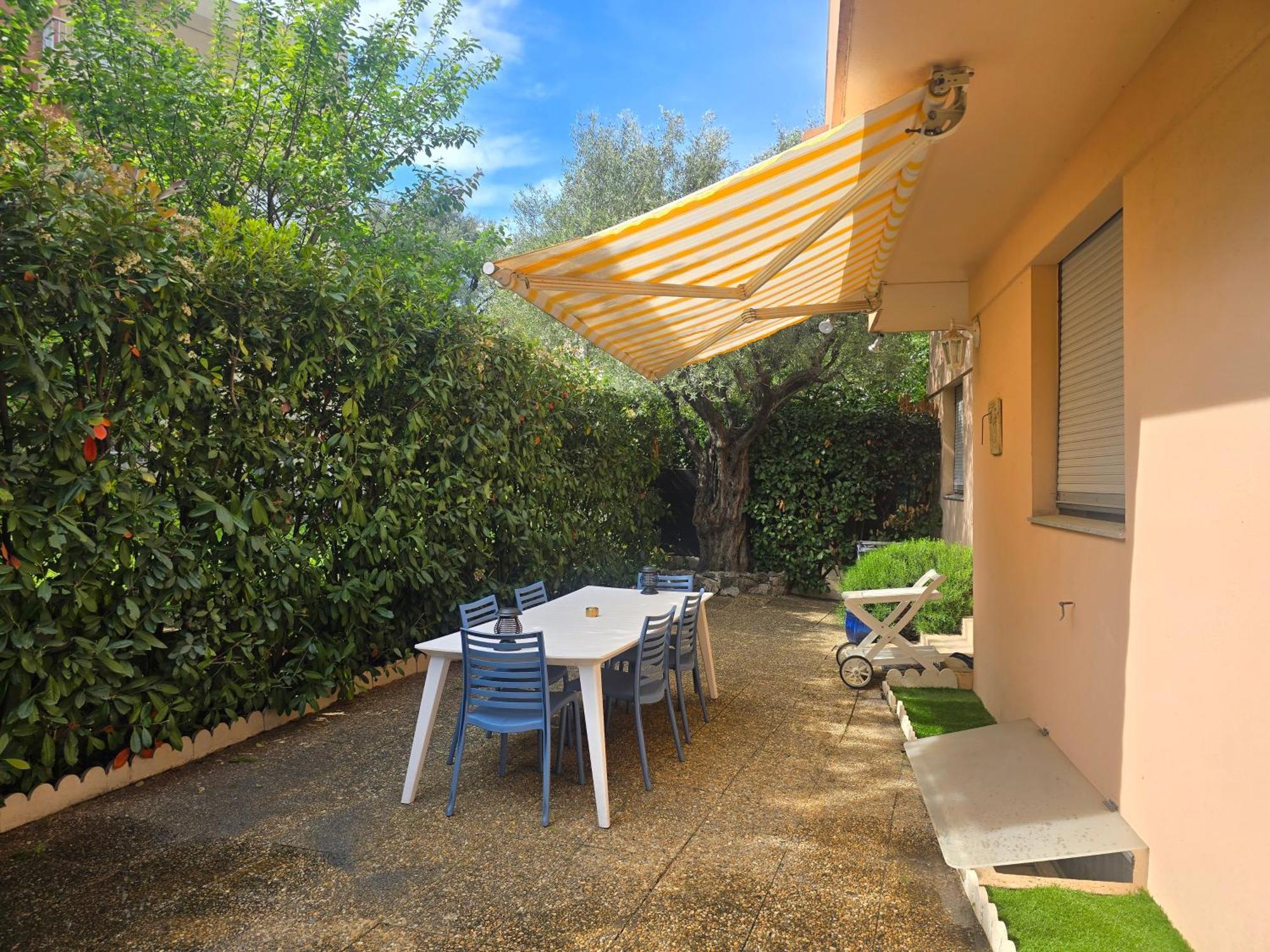 Duplex Climatise 100m2, Jardin, Garage Individuel Clos Appartement