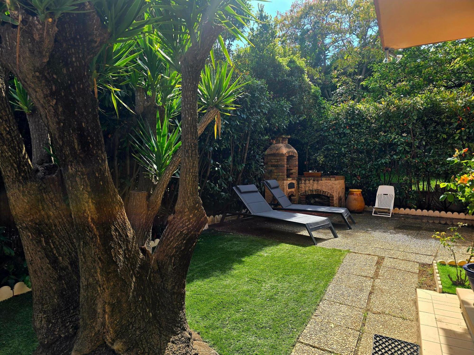 Duplex Climatise 100m2, Jardin, Garage Individuel Clos * Antibes