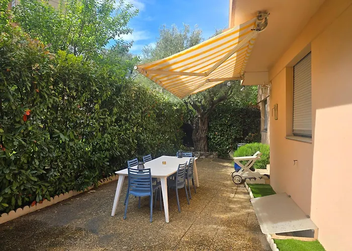 Duplex Climatise 100M2, Jardin, Garage Individuel Clos