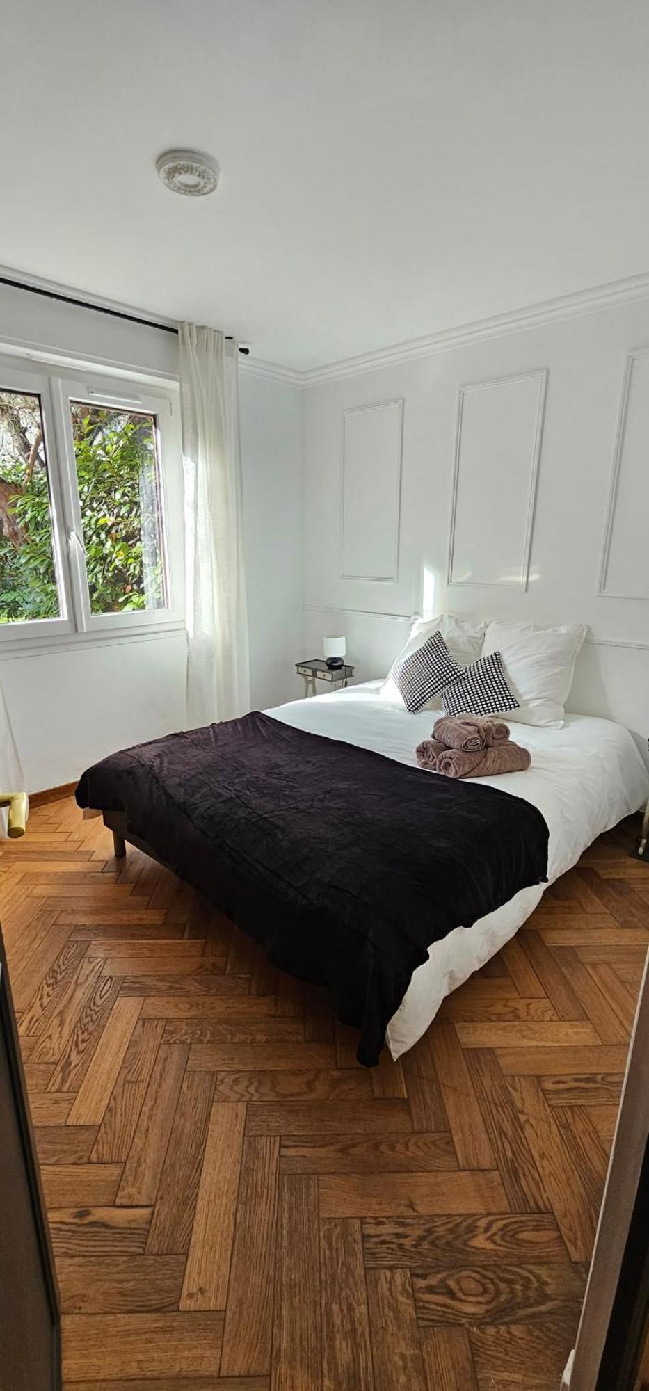 Duplex Climatise 100m2, Jardin, Garage Individuel Clos Apartment *