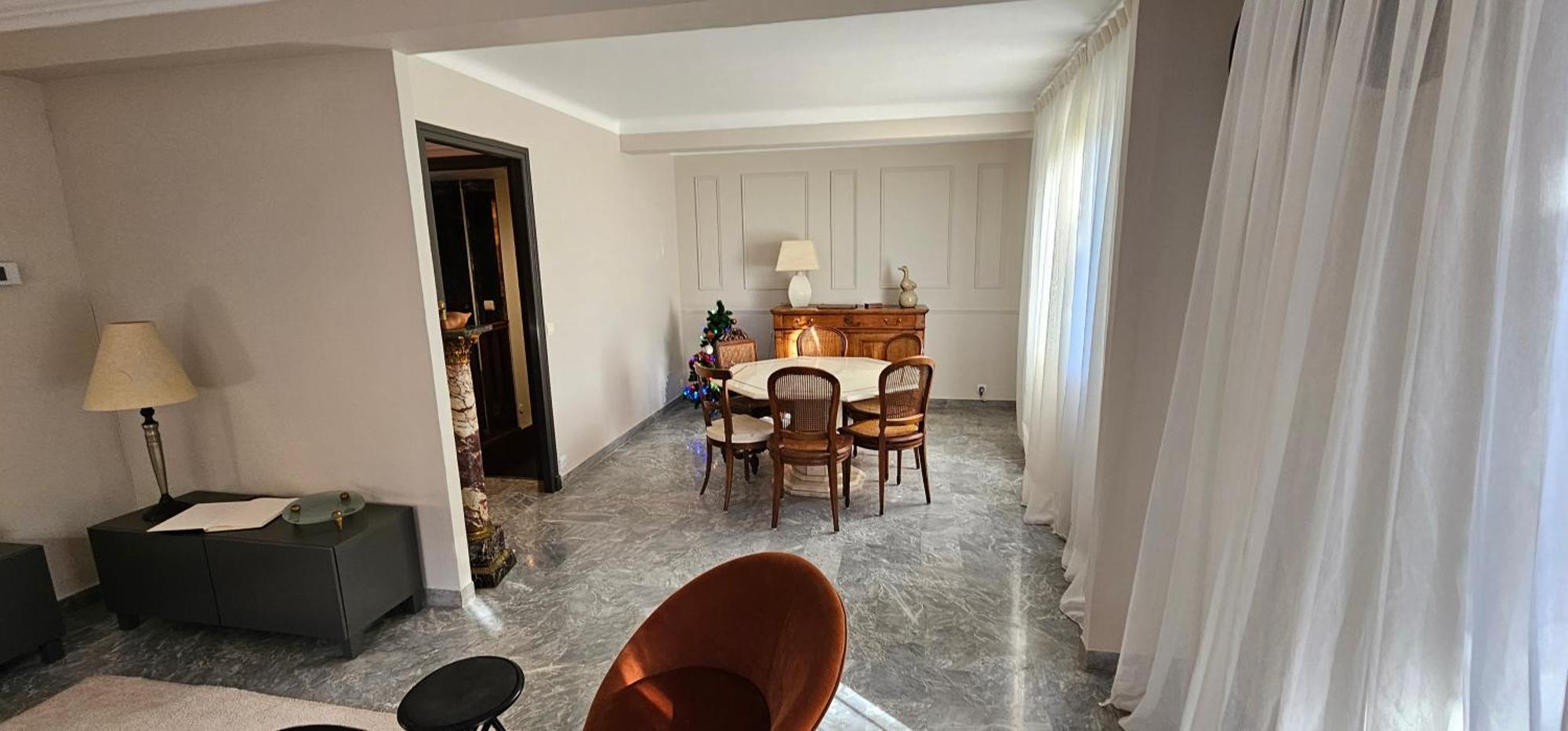 Duplex Climatise 100m2, Jardin, Garage Individuel Clos Apartment