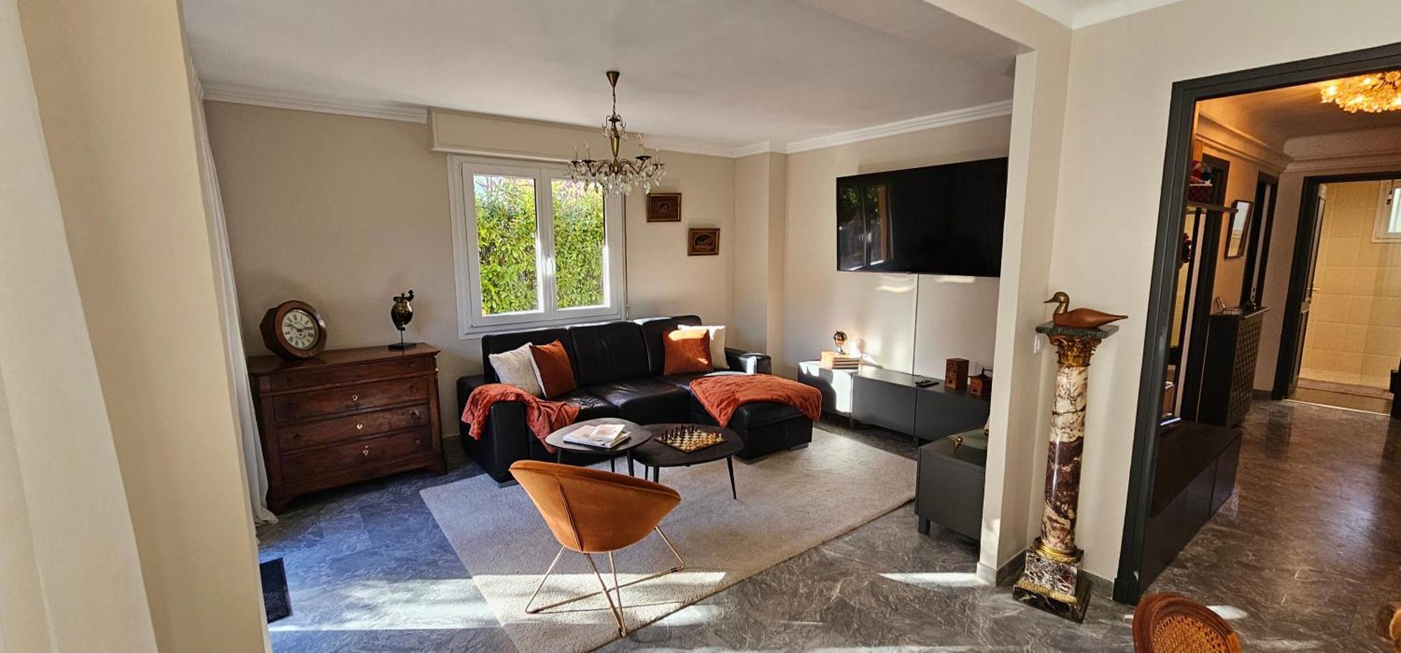 Apartment Duplex Climatise 100m2, Jardin, Garage Individuel Clos *