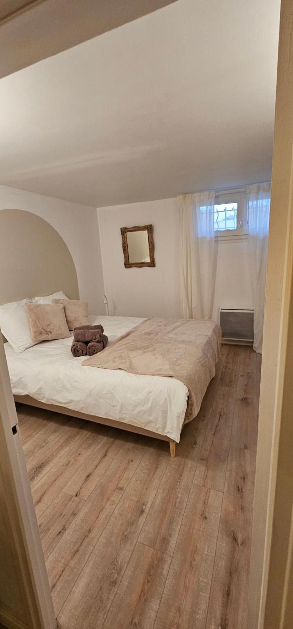 Duplex Climatise 100m2, Jardin, Garage Individuel Clos Apartment *