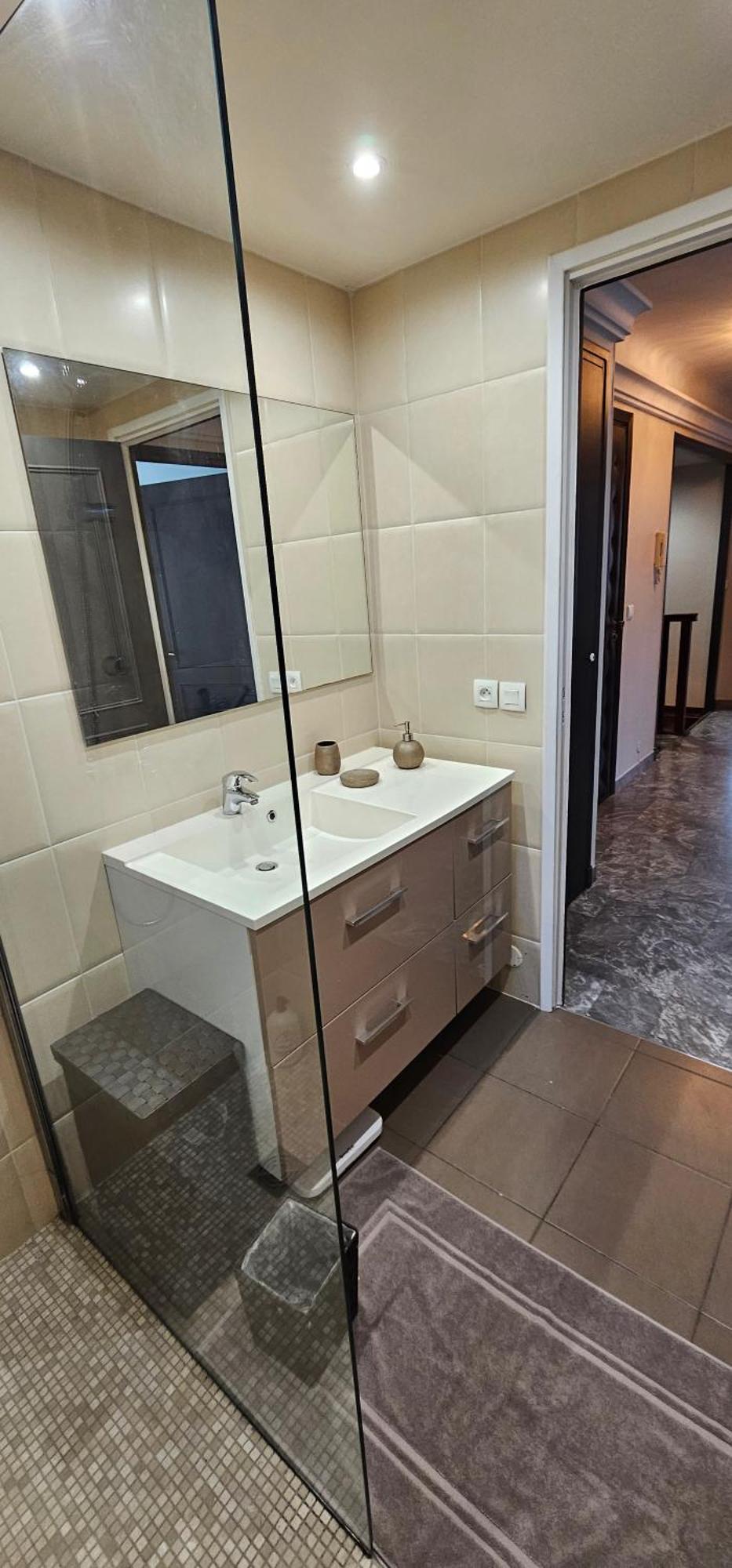 Duplex Climatise 100m2, Jardin, Garage Individuel Clos Antibes