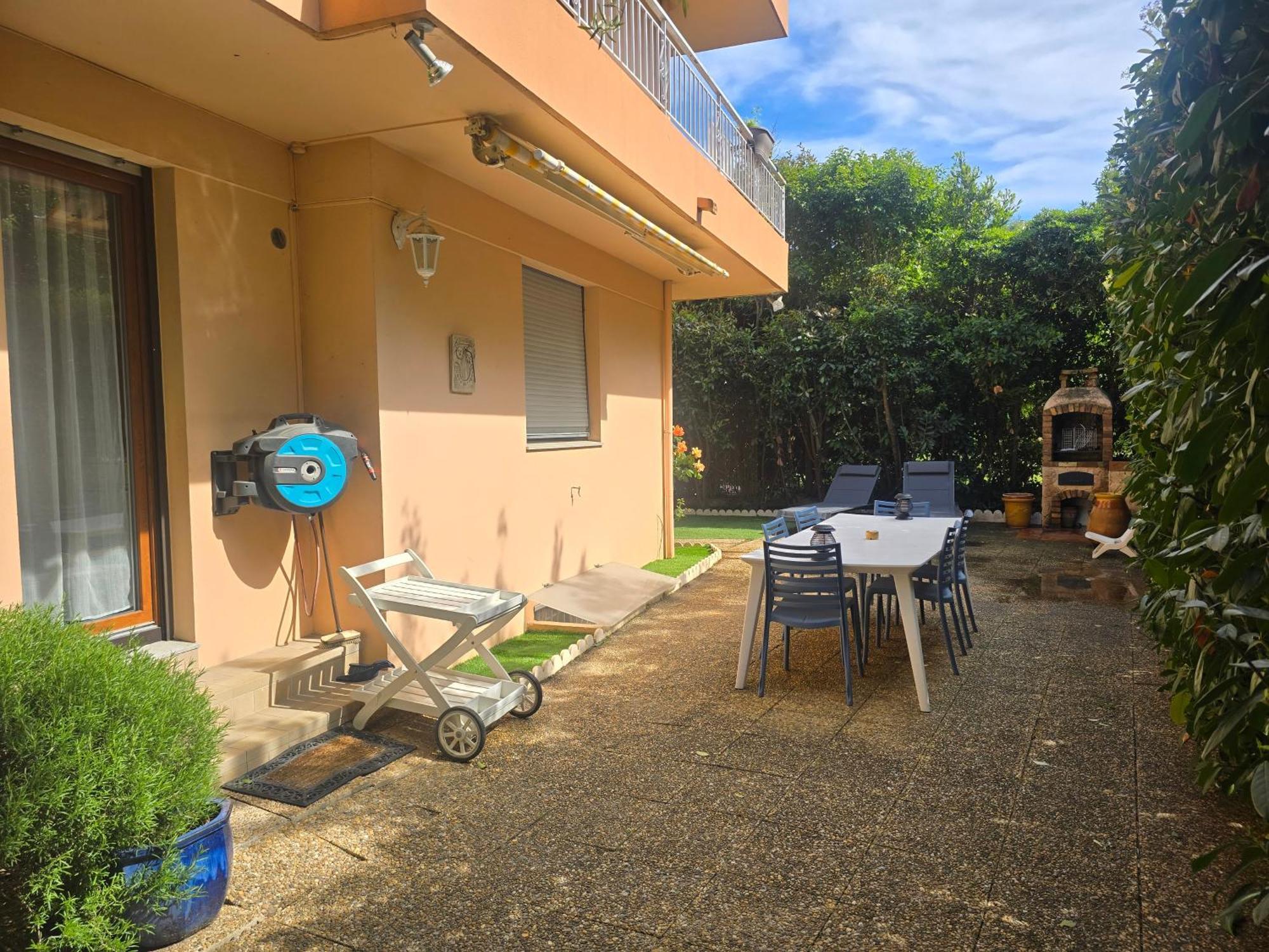 Duplex Climatise 100m2, Jardin, Garage Individuel Clos Antibes